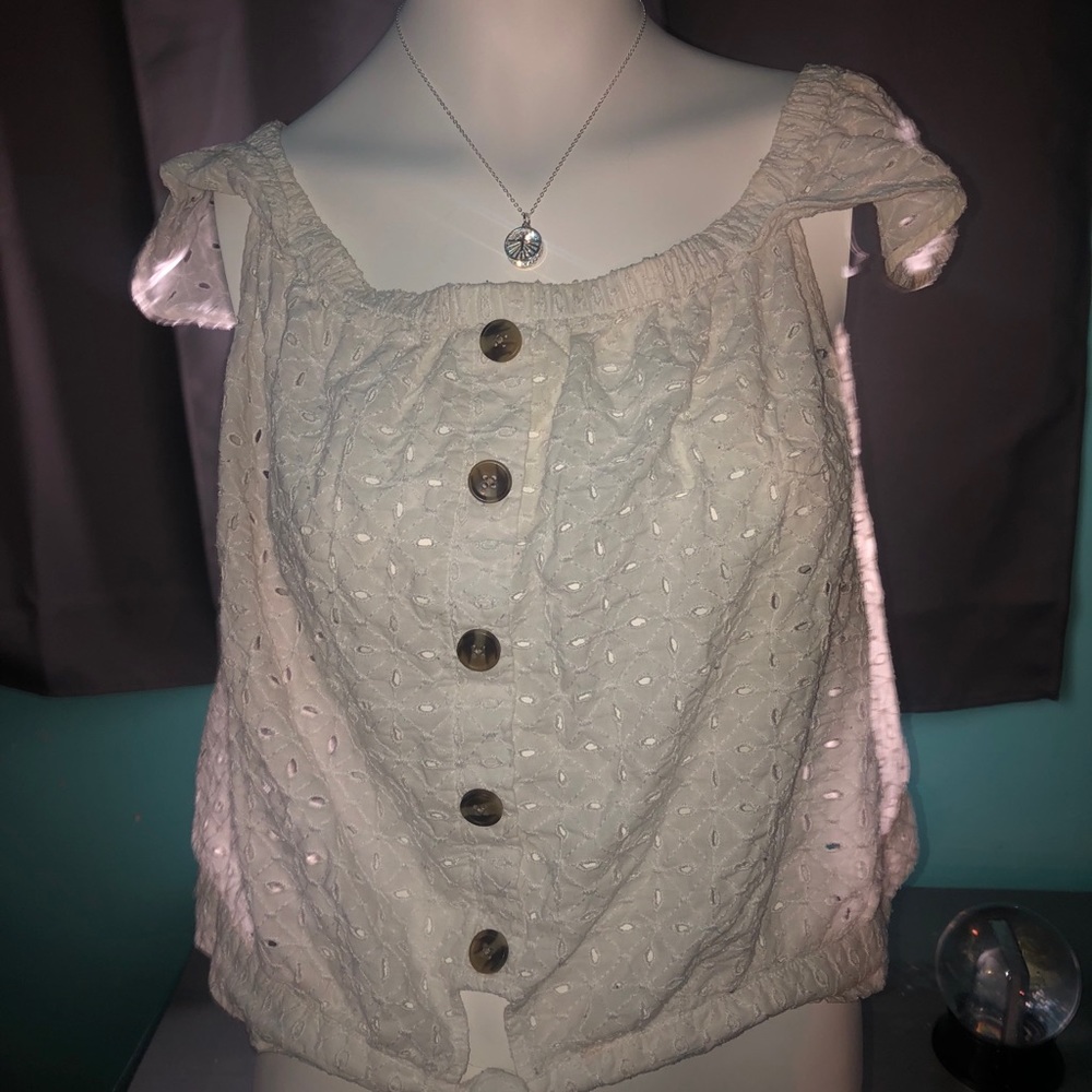 Buttoned Croptop (White)